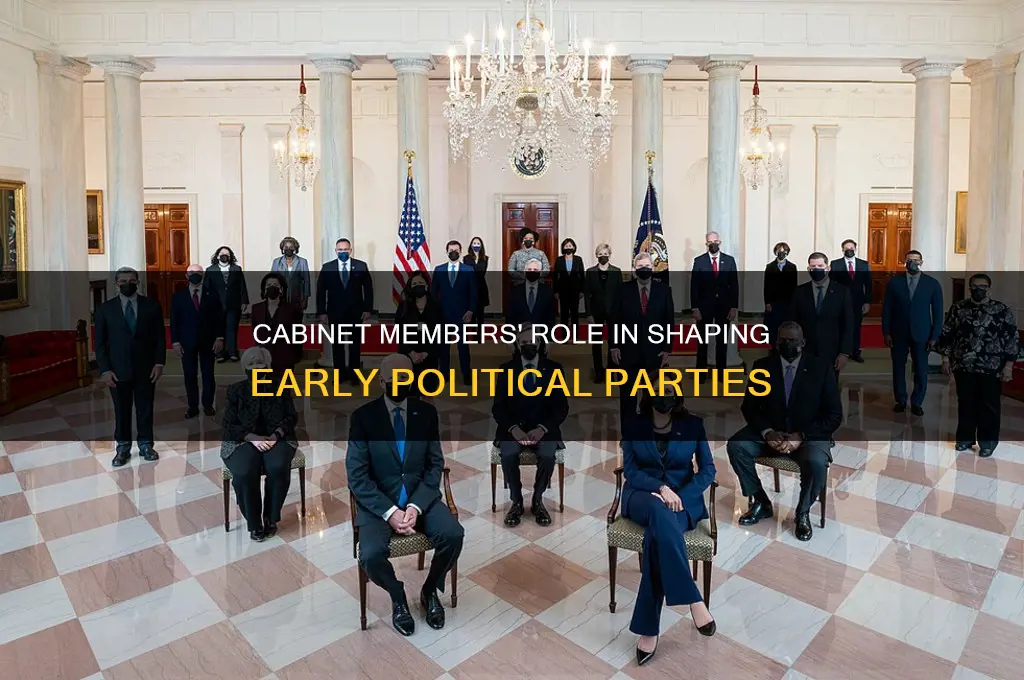 did members of the cabinet develope the fist political parties