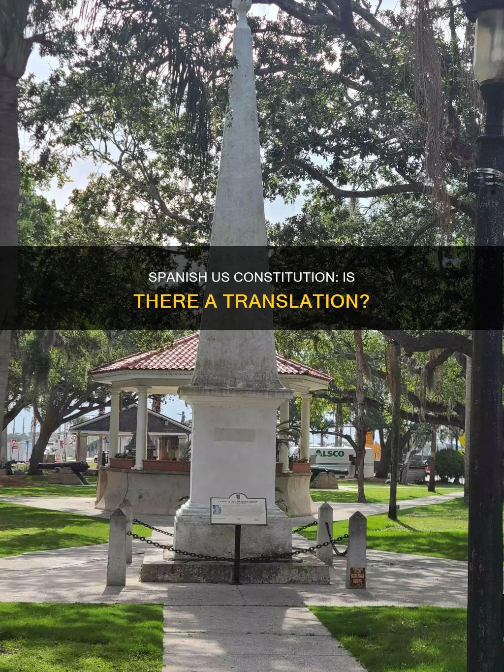 is there a spanish version of us constitution