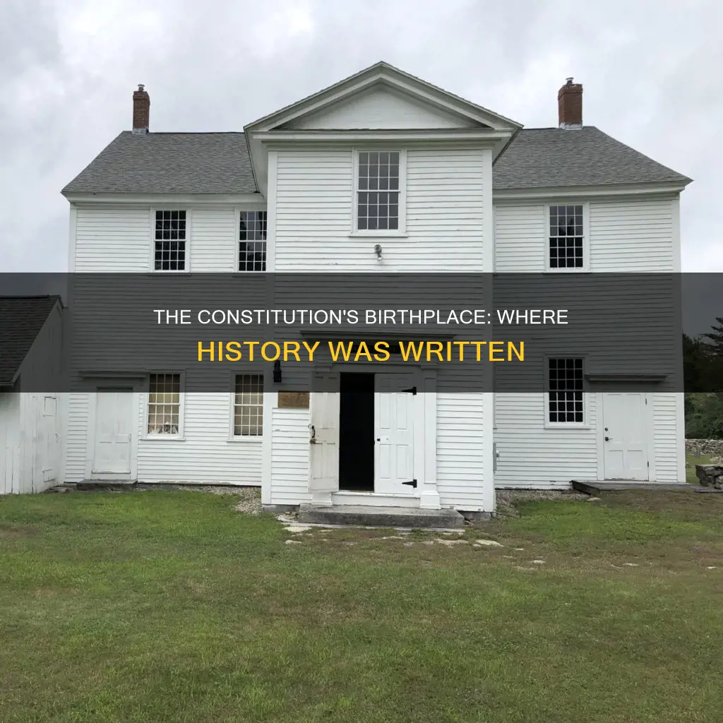 where did the framers meet to draft the constitution