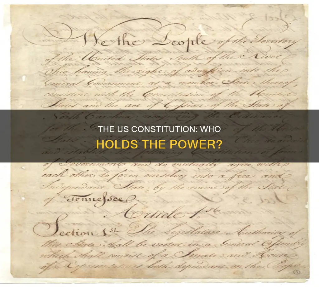 who has the higher authority according to the us constitution