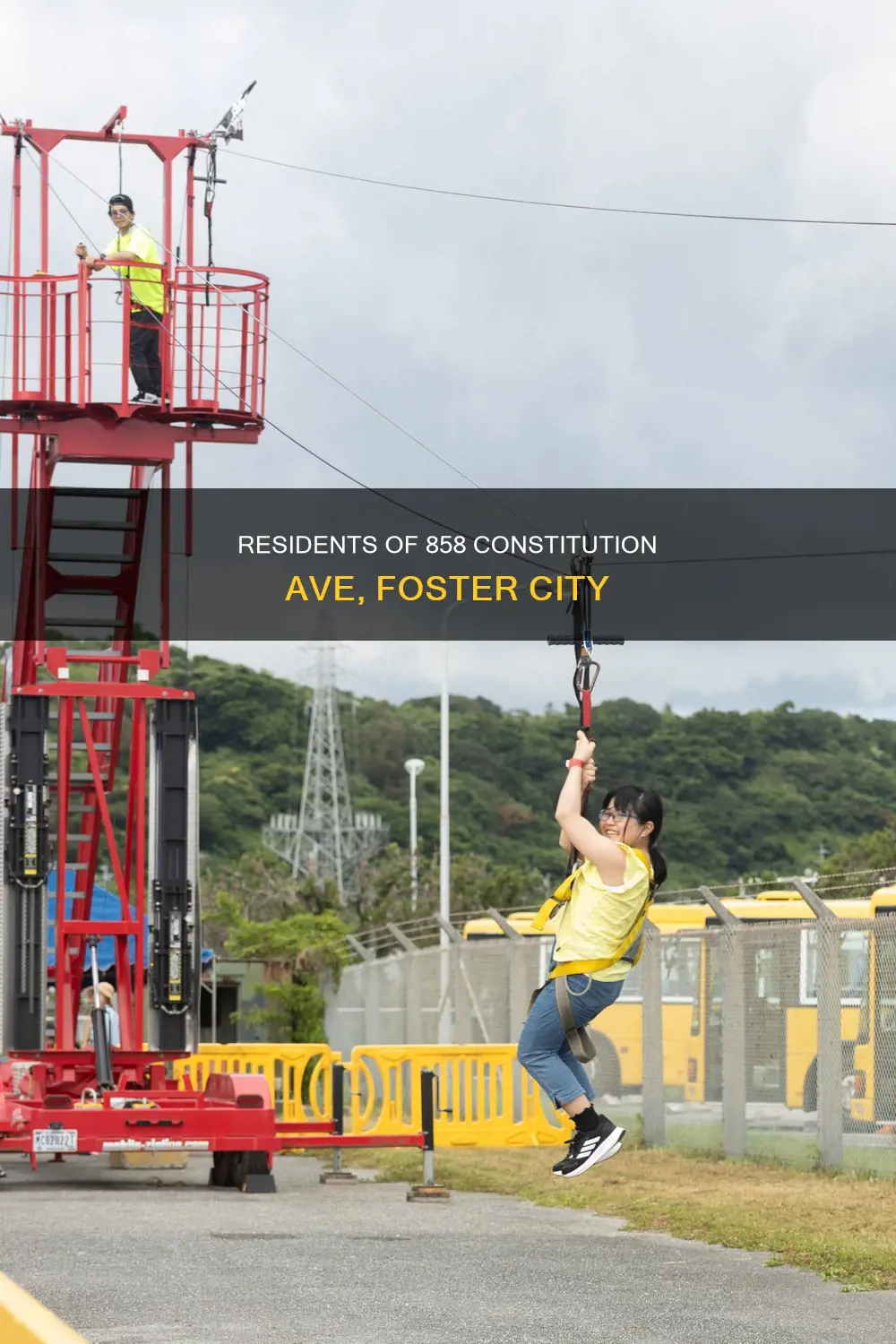 who lives at 858 constitution ave in foster city